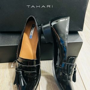 NWT ❗️Tahari black patent leather tassel Loafer w/box❤️  size 7